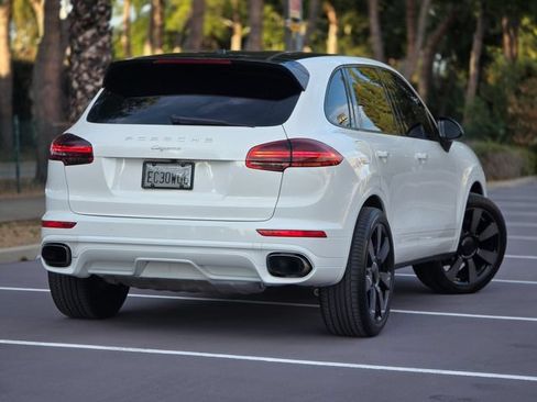 Used 2016 Porsche Cayenne AWD/4WD image 9