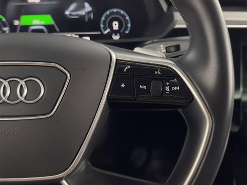 Used 2022 Audi e-tron Premium Plus w/ Premium Plus Package image 22