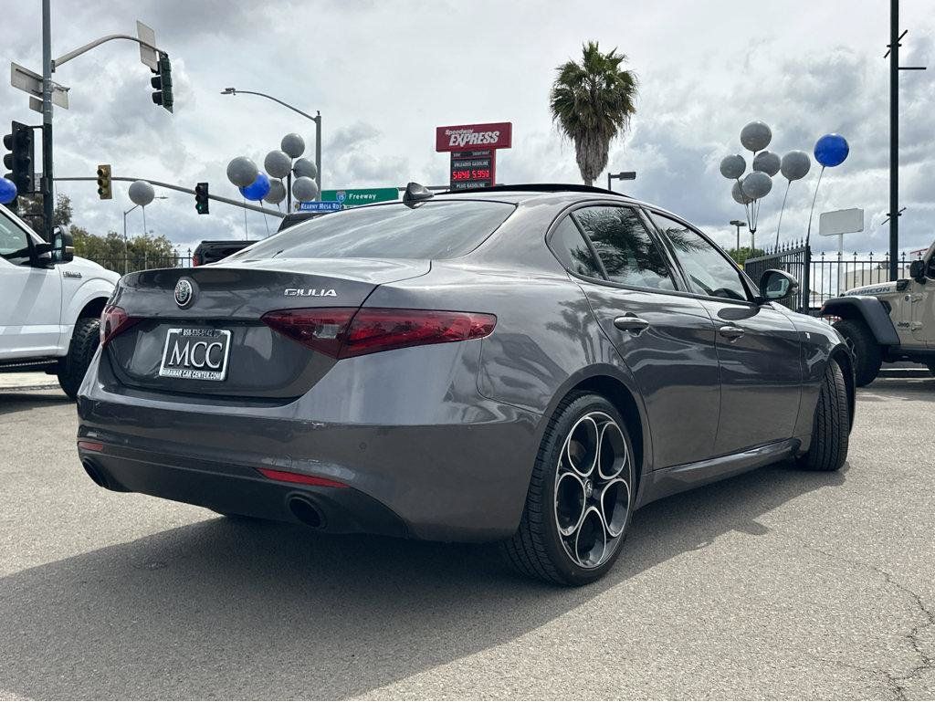 Used 2022 Alfa Romeo Giulia Ti AWD/4WD image 13