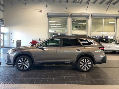 Used 2024 Subaru Outback Limited image 4