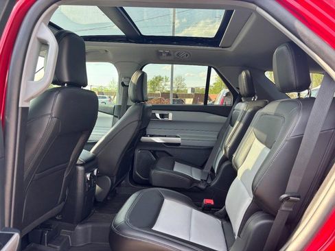 Used 2023 Ford Explorer XLT w/ Equipment Group 202A image 11