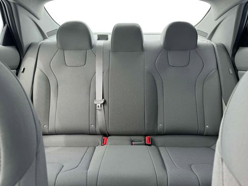 New 2025 Hyundai Elantra SE image 16