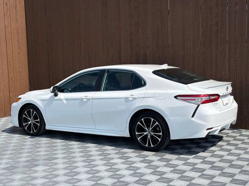Used 2020 Toyota Camry SE FWD image 13