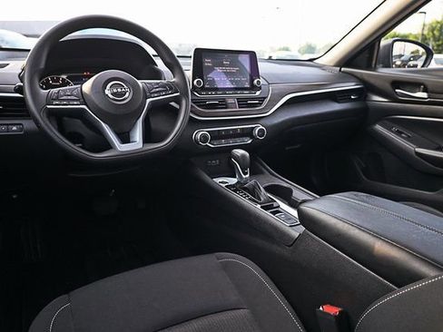 Used 2025 Nissan Altima 2.5 SV image 7