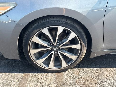 Used 2017 Nissan Maxima SR FWD image 25