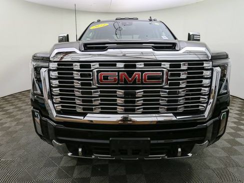 Used 2024 GMC Sierra 2500 Denali w/ Snow Plow Prep/Camper Package AWD/4WD image 4