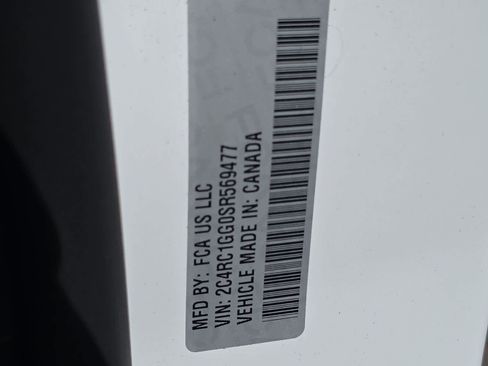 Used 2025 Chrysler Pacifica Limited FWD image 34