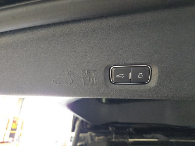Used 2025 Ford Expedition Tremor AWD/4WD image 17