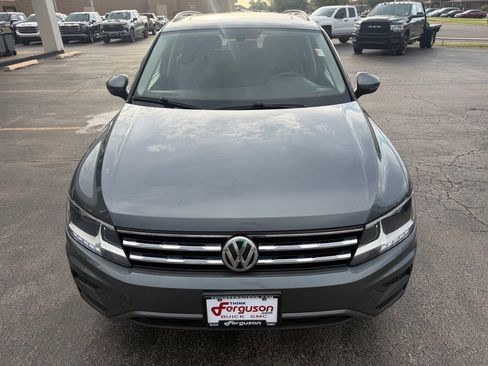 Used 2021 Volkswagen Tiguan SE w/ Panoramic Sunroof Package AWD/4WD image 9