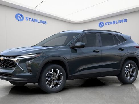 New 2026 Chevrolet Trax LT w/ Driver Confidence Package FWD image 2