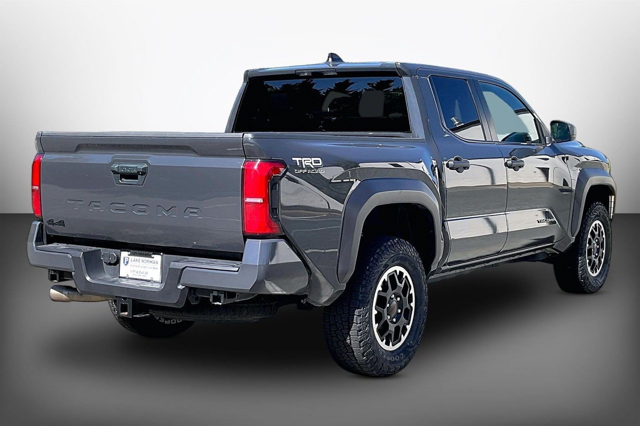 Used 2025 Toyota Tacoma TRD Off-Road AWD/4WD image 8