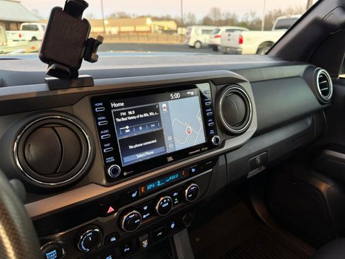 Used 2022 Toyota Tacoma image 15