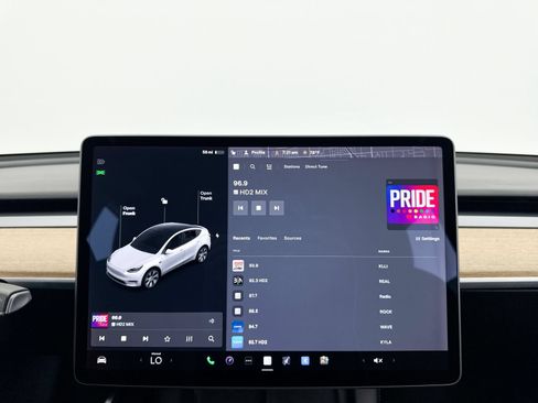 Used 2022 Tesla Model Y Long Range AWD/4WD image 4