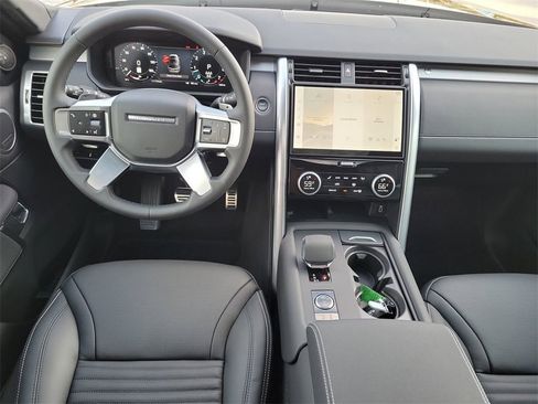 New 2026 Land Rover Discovery Limited Edition image 18