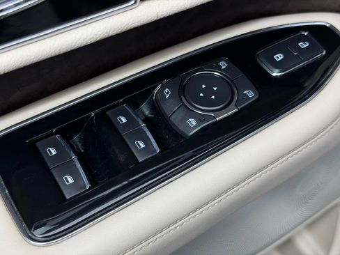 Used 2019 Lincoln Navigator L Reserve AWD/4WD image 32