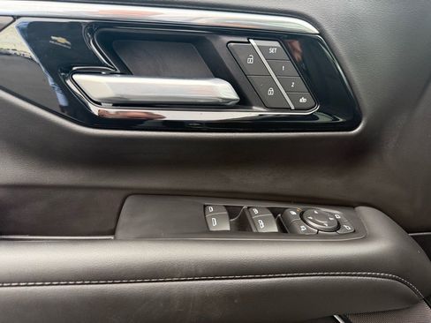 Used 2025 Chevrolet Tahoe Z71 w/ Z71 Off-Road Package image 23