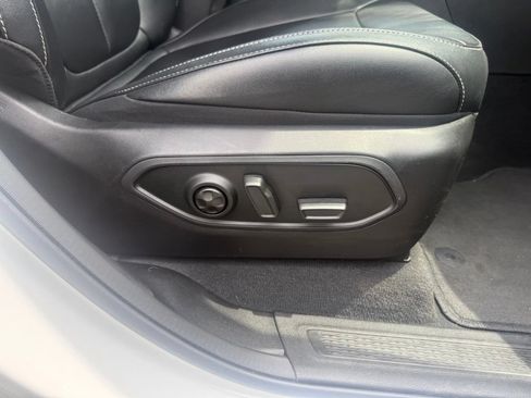 Used 2023 Jeep Grand Cherokee L Limited AWD/4WD image 68