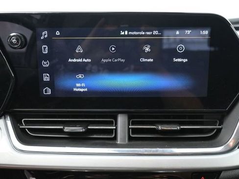 Used 2025 Chevrolet Trax LT FWD image 18