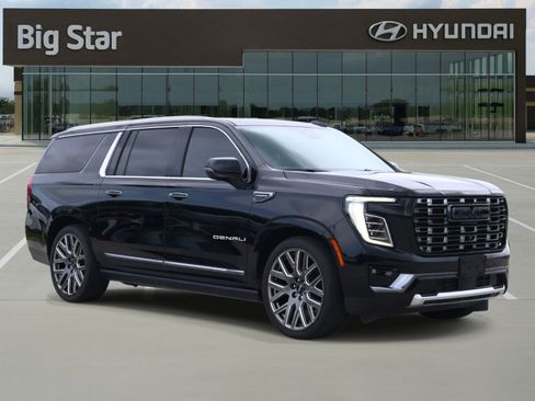Used 2025 GMC Yukon XL Denali Ultimate AWD/4WD image 6