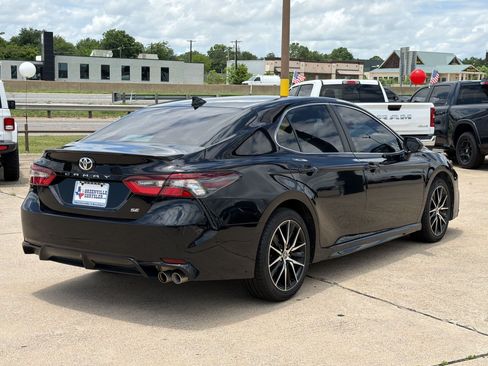 Used 2024 Toyota Camry SE w/ Convenience Package FWD image 9