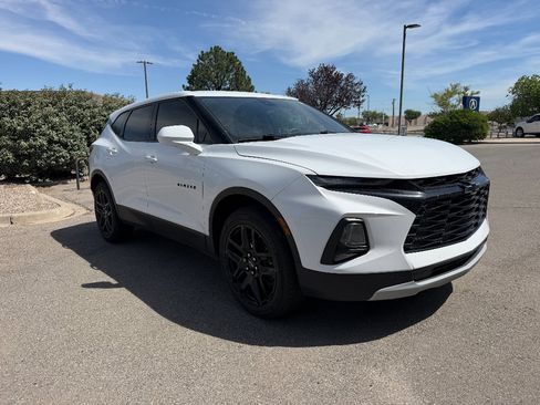 Used 2021 Chevrolet Blazer LT w/ LPO, Black Accent Package FWD image 3