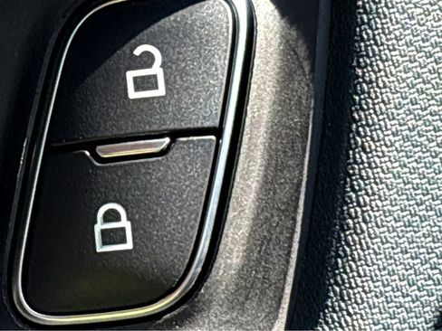 Used 2022 Ford Maverick Lariat w/ Lariat Luxury Package FWD image 43
