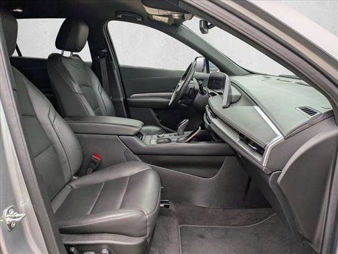 Used 2025 Cadillac XT4 Premium Luxury image 21