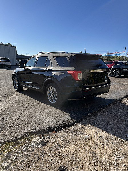Used 2021 Ford Explorer Limited w/ Equipment Group 301A RWD image 5