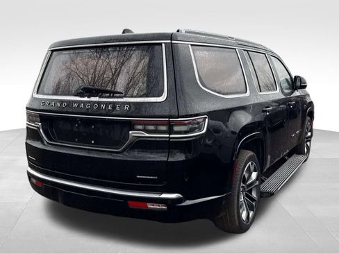 Used 2022 Jeep Grand Wagoneer Series III w/ Rear-Seat Entertainment Group AWD/4WD image 2