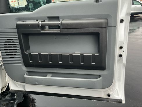 Used 2015 Ford F550 4x4 Regular Cab Super Duty image 41