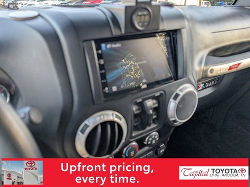 Used 2015 Jeep Wrangler Unlimited Rubicon w/ Max Tow Package image 18