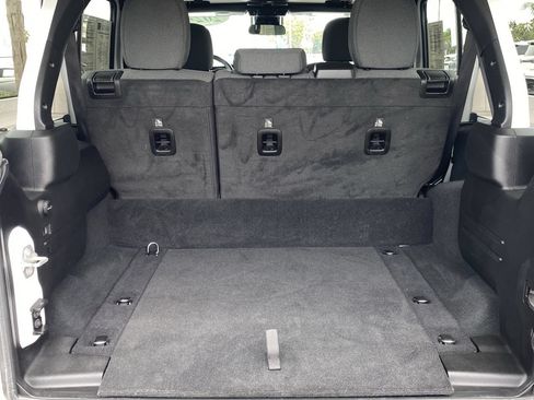Used 2024 Jeep Wrangler Unlimited Sahara AWD/4WD image 13
