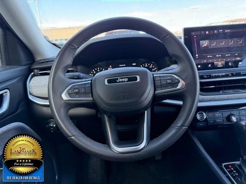 Used 2022 Jeep Compass Latitude image 16