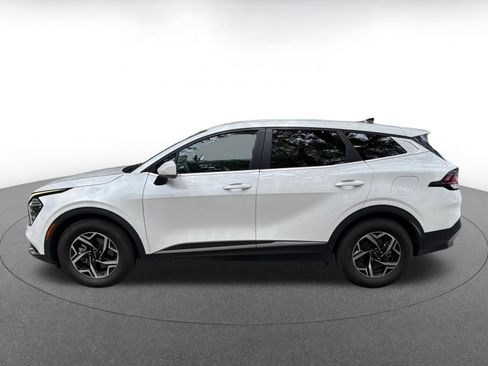 Used 2025 Kia Sportage LX FWD image 8