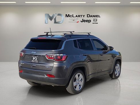 Used 2022 Jeep Compass Latitude image 5