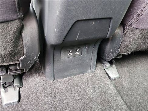Used 2025 Toyota Prius LE FWD image 24