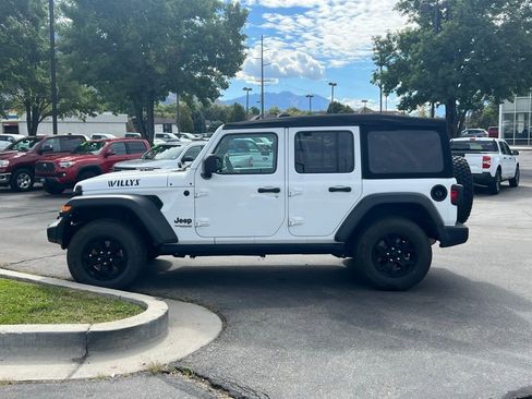 Used 2020 Jeep Wrangler Unlimited Willys image 11