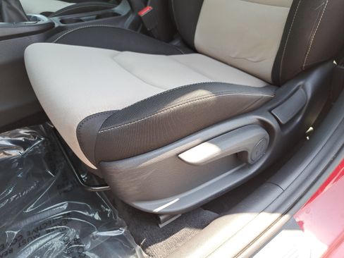 Used 2018 Hyundai Elantra GT FWD image 26