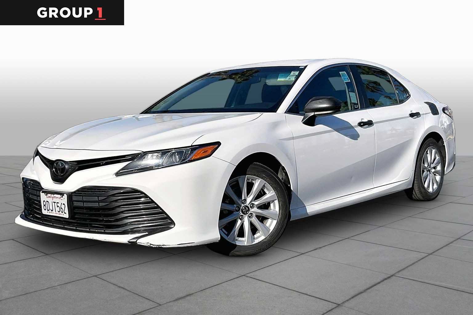 Used 2018 Toyota Camry LE FWD image 1