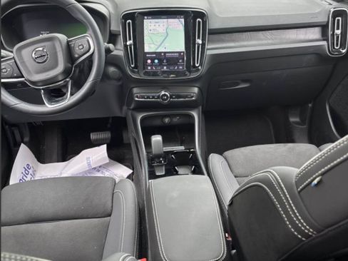 Used 2023 Volvo C40 P8 Recharge Plus AWD/4WD image 8