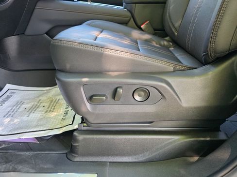 New 2026 Chevrolet Suburban High Country image 23