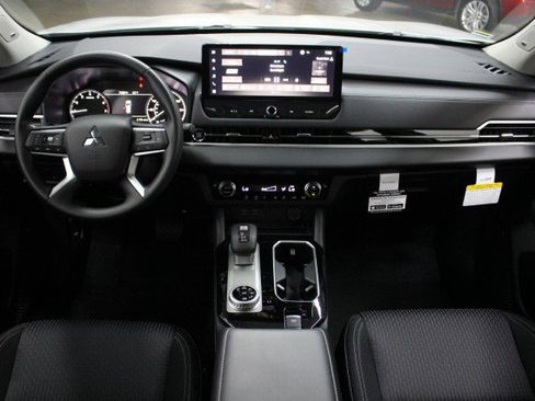 New 2026 Mitsubishi Outlander ES image 20