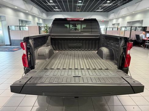 Used 2024 Chevrolet Silverado 1500 High Country w/ High Country Premium Package image 9