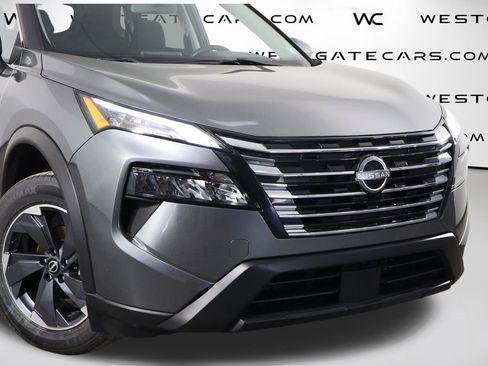 Used 2024 Nissan Rogue SV FWD image 45