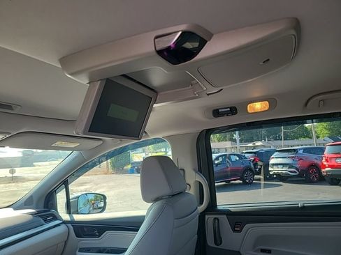 Used 2023 Honda Odyssey Touring image 12
