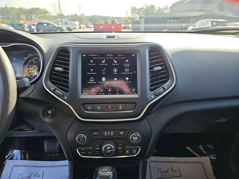Used 2023 Jeep Cherokee Altitude Lux image 24