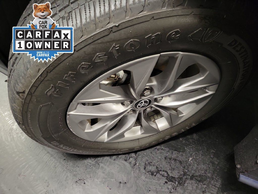 Used 2022 Toyota Sienna XLE FWD image 13