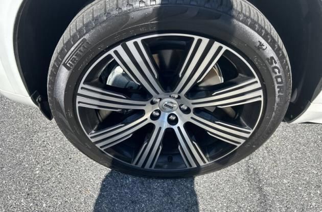 Used 2024 Volvo XC90 T8 Plus w/ Protection Package Premier AWD/4WD image 5