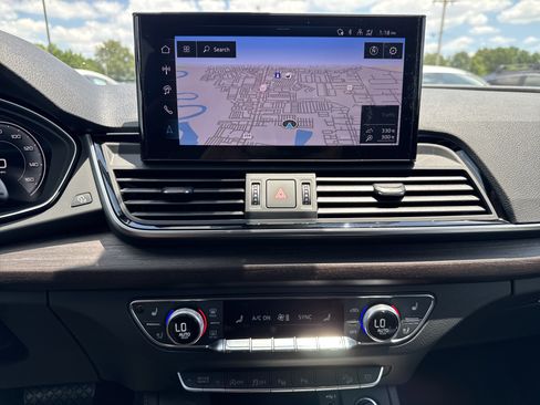 Used 2024 Audi Q5 2.0T Prestige w/ Prestige Package AWD/4WD image 12