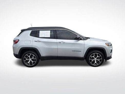 Used 2024 Jeep Compass Limited w/ Sun and Sound Group AWD/4WD image 2